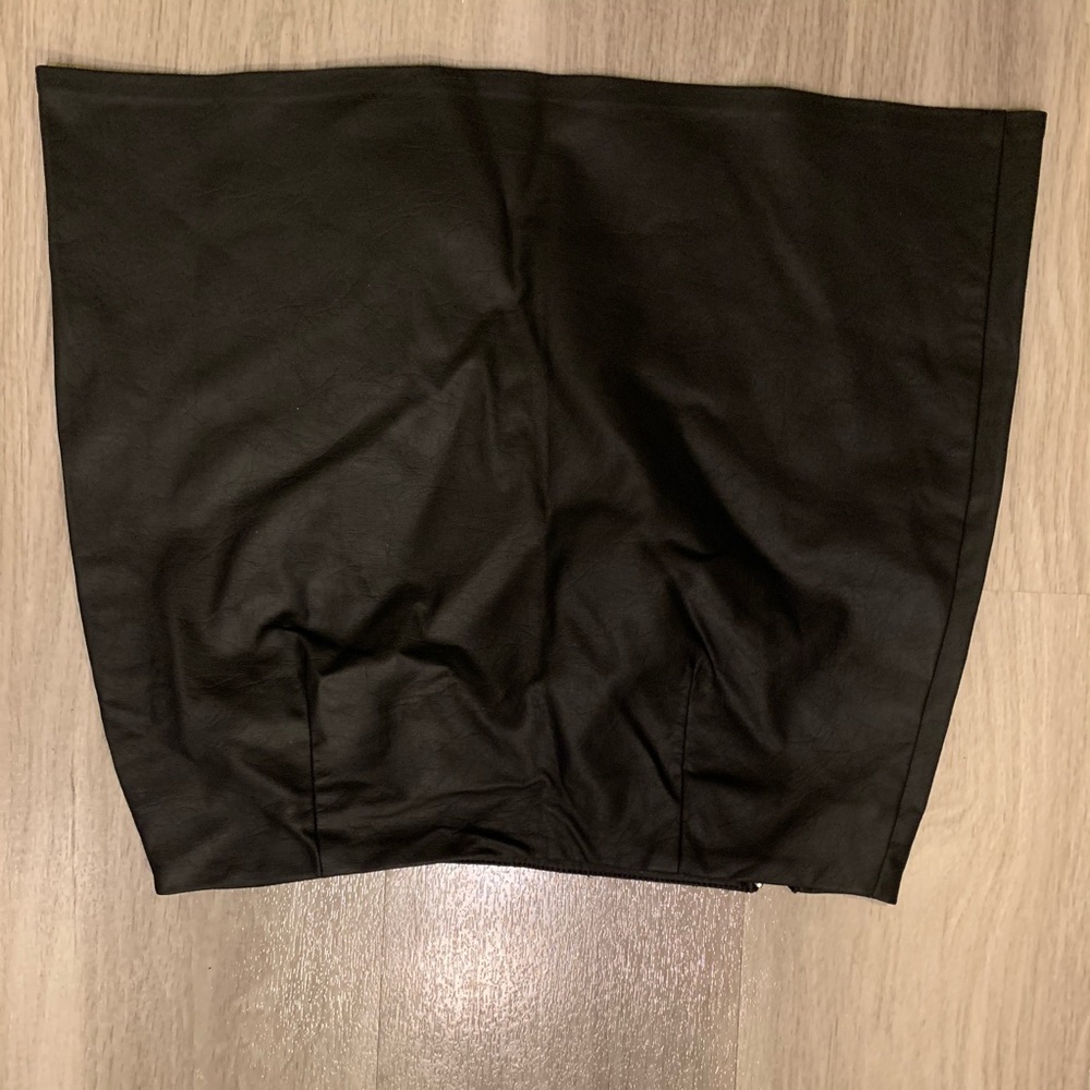 Kendall and Kylie Leather Mini Skirt - Picture 3 of 3